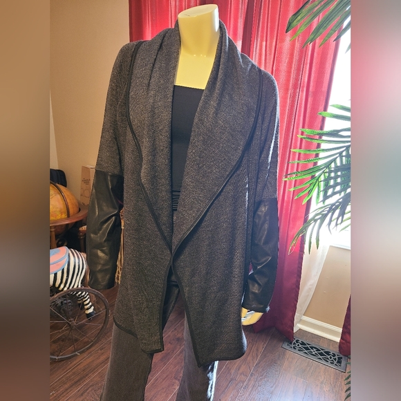 Gianni Bini Gray Shawl Collar Open Front Cardigan Women's Size Medium - Picture 3 of 9